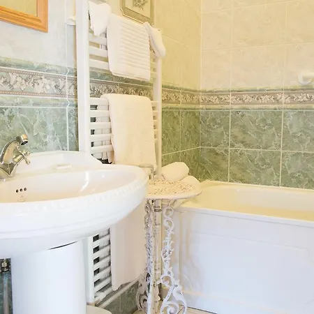 Maranatha Bed & Breakfast 4*