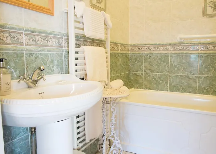 Maranatha Bed and Breakfast 4*